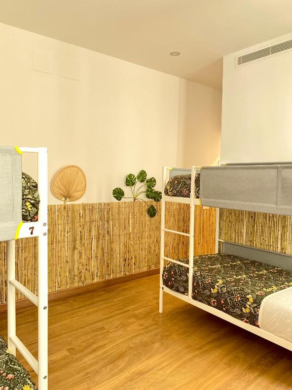 SabiaNatura - boutiqueMadrid - 8床位女性宿舍间的床位（仅限女性）