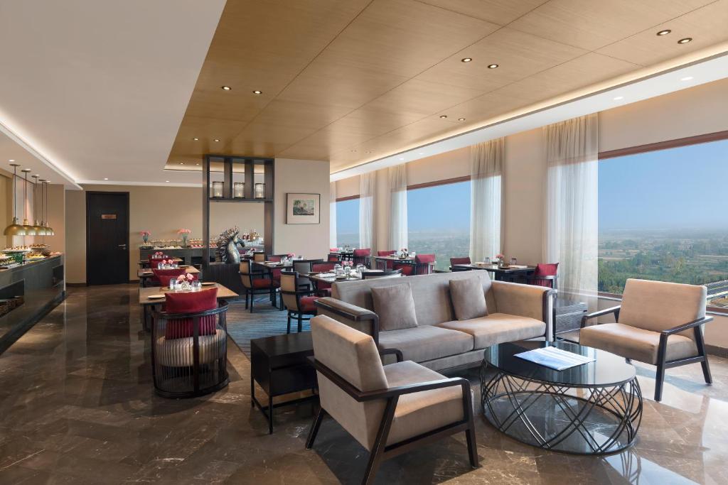 Crowne Plaza New Delhi Mayur Vihar Noida by IHG — 4