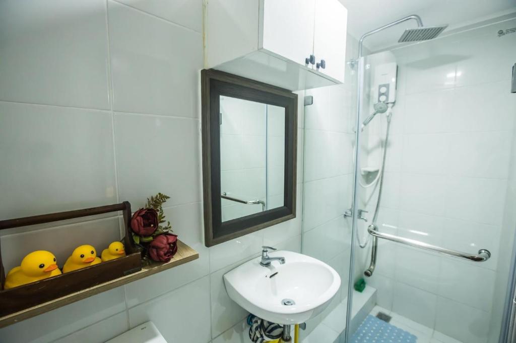 Koupelna v ubytování One Oasis 2BR Condo in Mabolo-near SM, Ayala, IT park