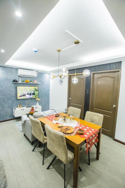 Posezení v ubytování One Oasis 2BR Condo in Mabolo-near SM, Ayala, IT park