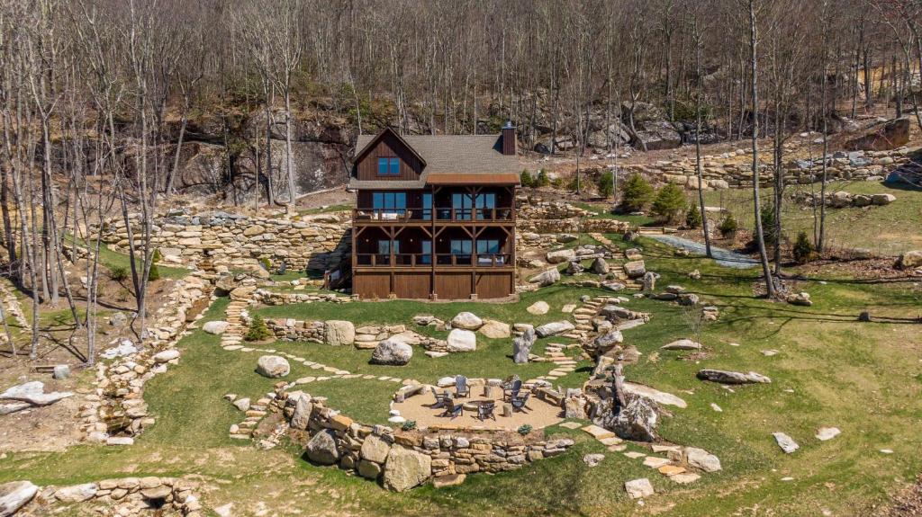 SkyFall at Eagles Nest, Banner Elk (updated prices 2024)