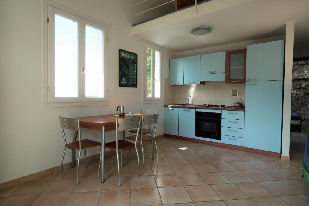 Cucina o angolo cottura di U Ciousu by Ligurian Life APPARTAMENTI IN AGRITURISMO