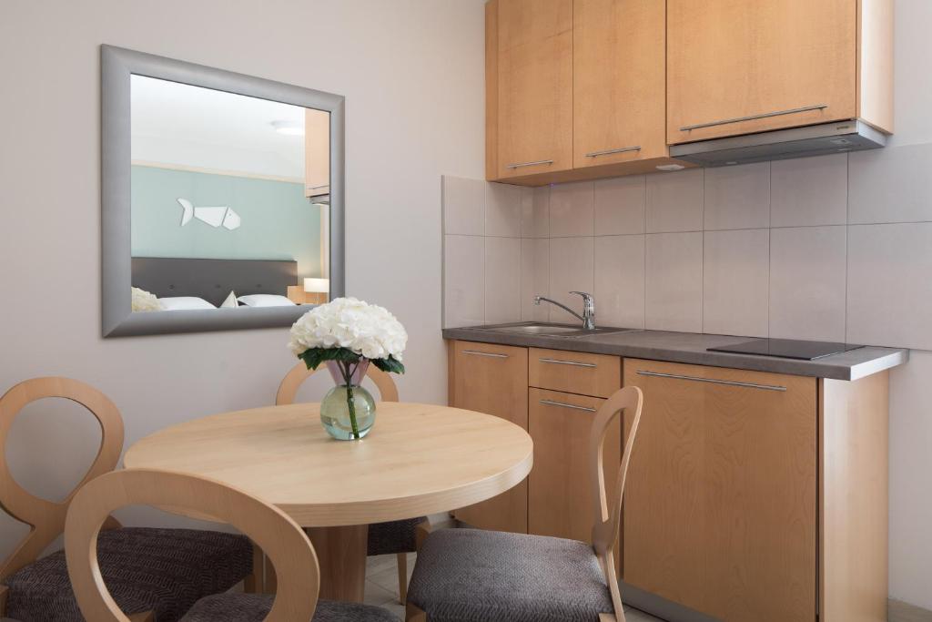 Aparthotel Flora - 17