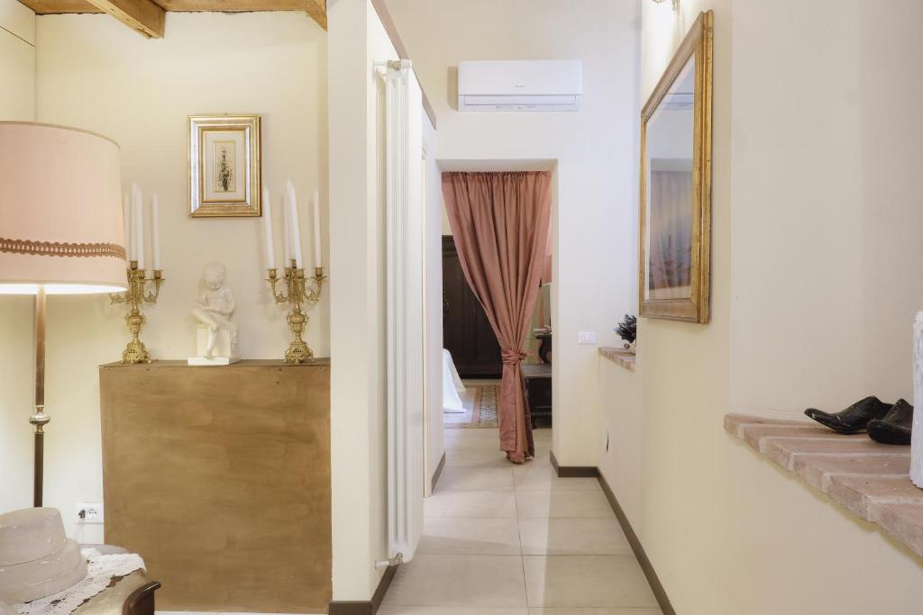 Foresteria Palazzo Guazzoni Zaccaria - Large Double Room
