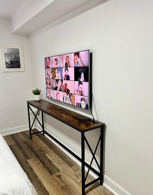 SUSSEX SLIM  TV cabinet Wall-mounted wooden TV cabinet with