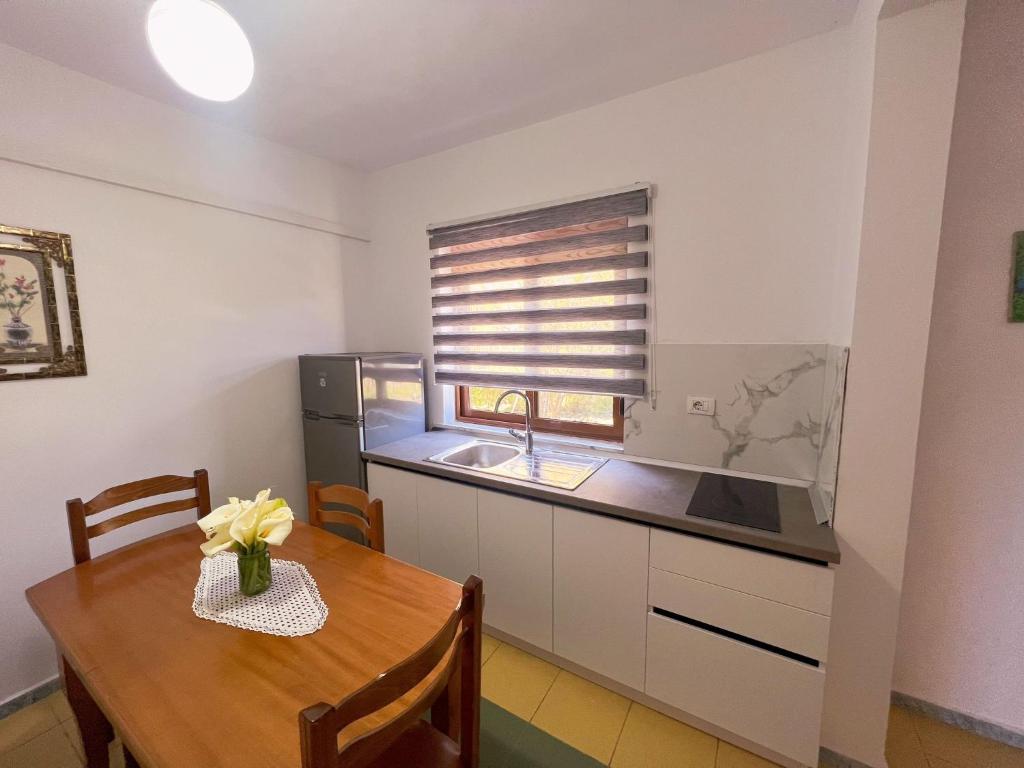 Kuchyň nebo kuchyňský kout v ubytování Kristel Holiday Home