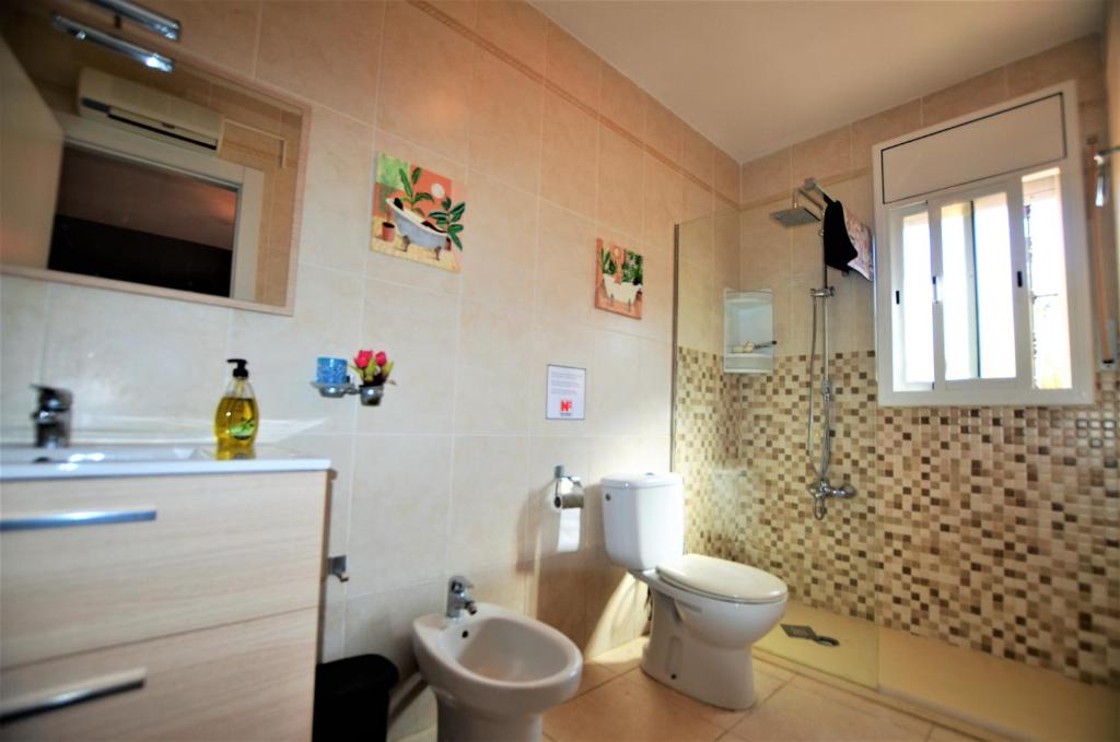 Kúpeľňa v ubytovaní Villa Brava 9 personas Lloret de mar