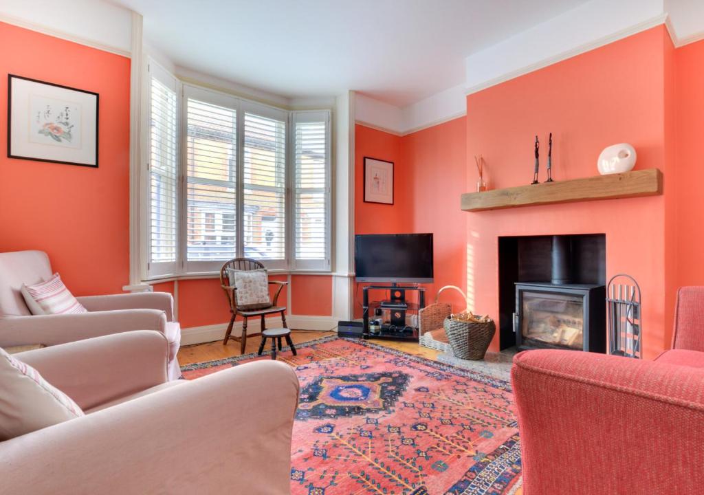 Periwinkle Cottage