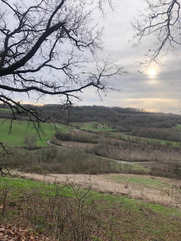Zdjęcie z galerii obiektu Bâtisse du 14eme en pleine nature w mieście Clermont-Dessous