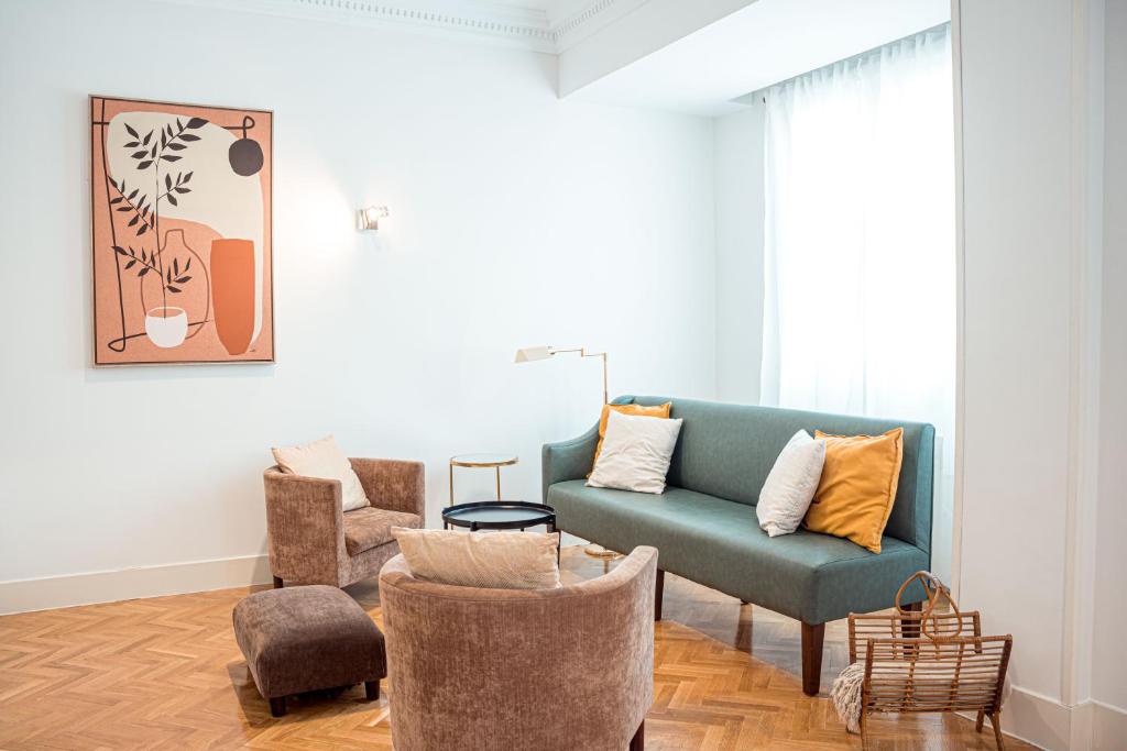 A seating area at My City Home - Amplio apartamento en Salamanca