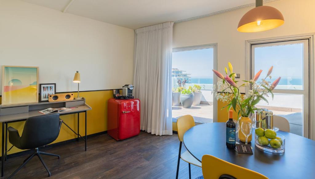 PLAY Seaport Suite Hotel TLV - Terrace Suite 2 Bed Room