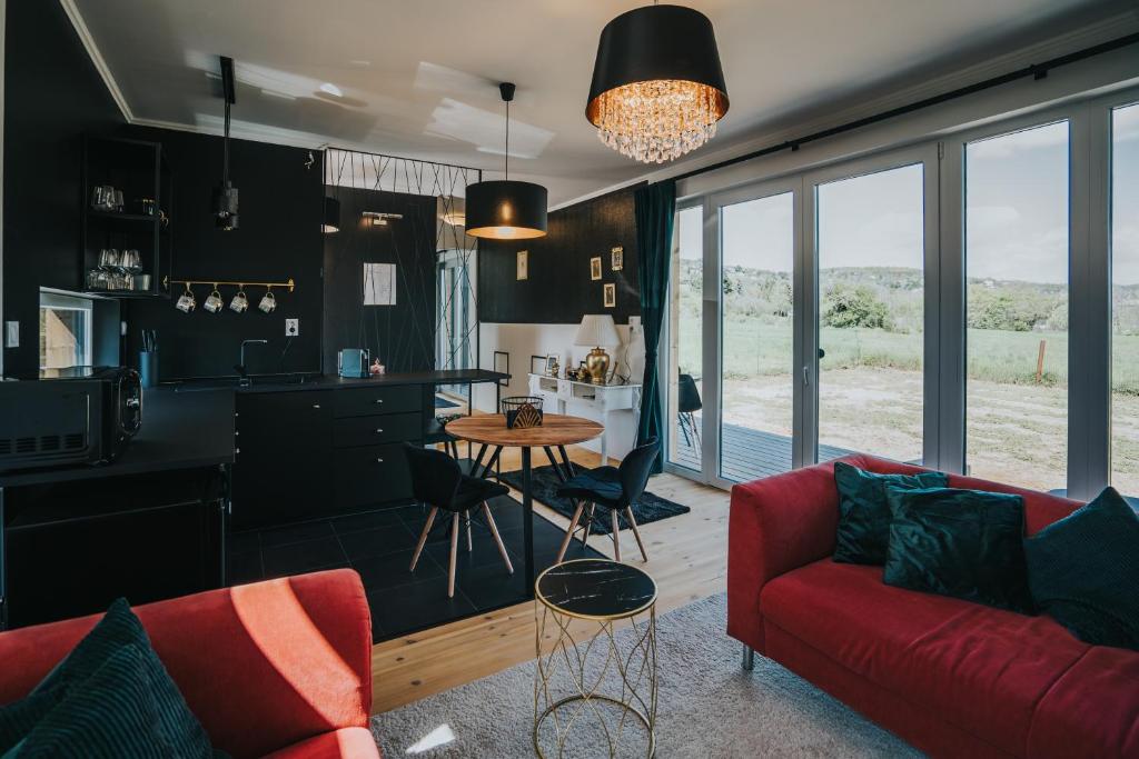 Halacs Homes- Boutique cabins, Boutique Cabin 8220 Balatonalmádi, 2 Birs köz kép - 1