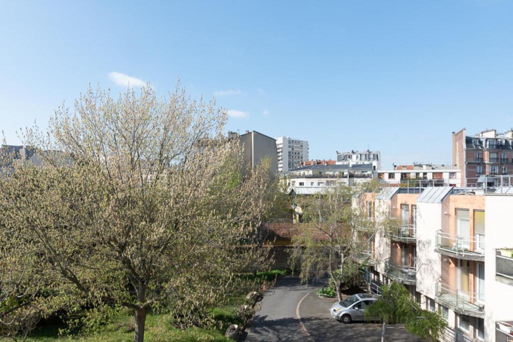 Widok na miasto Saint-Ouen z tego apartamentu