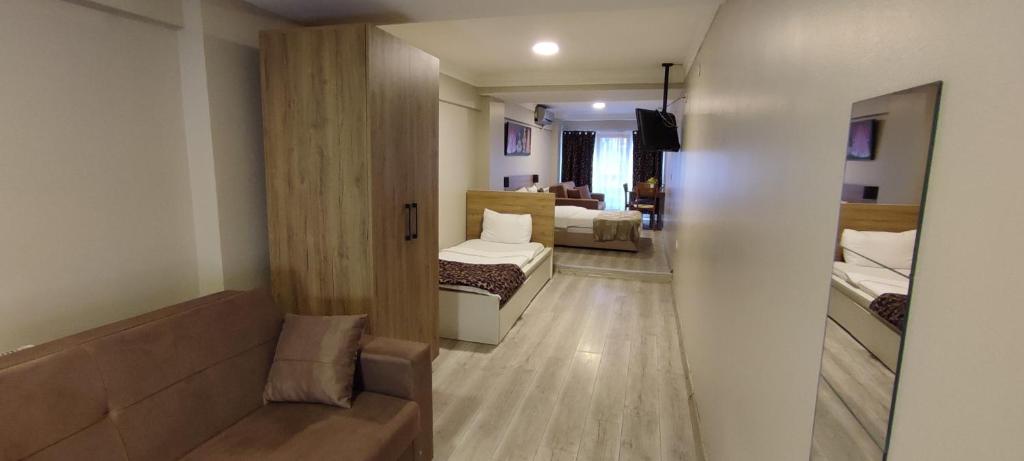 A seating area at Ortaköy Suites Hotel