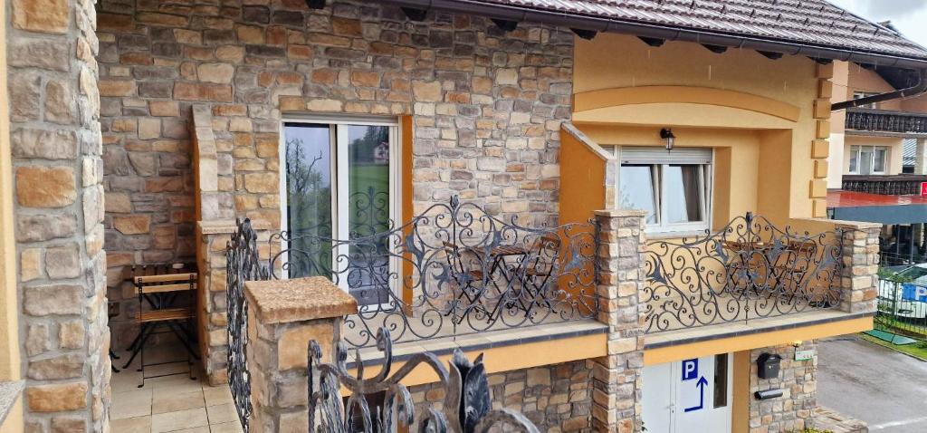 Balkón nebo terasa v ubytování Hotel SAMARIN Črnomelj
