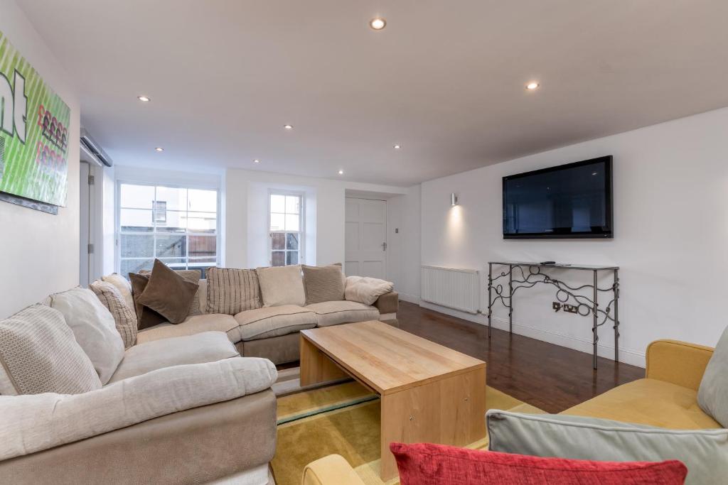 York Place Apartments by Destination Edinburgh - Duplex Apartment