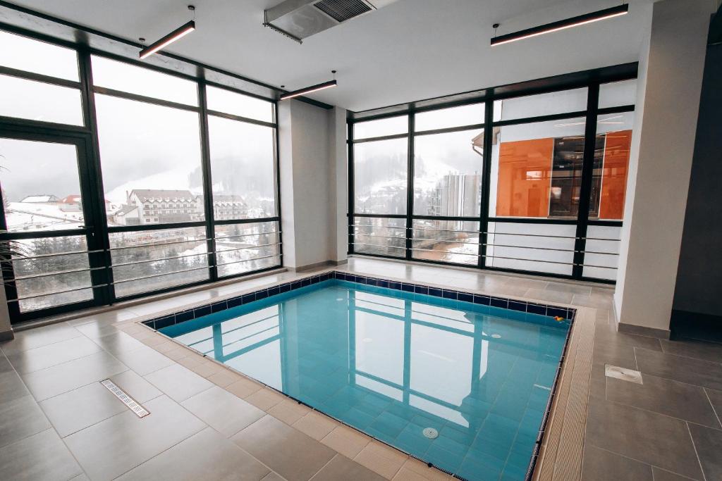 Bazén v ubytování Kasimir Resort Hotel & SPA nebo v jeho okolí