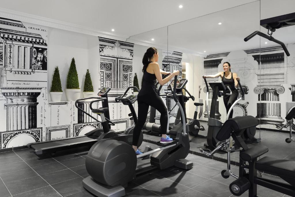 Fitness centrum a/nebo fitness zařízení v ubytování Jules César Hotel & Spa Arles - MGallery Collection