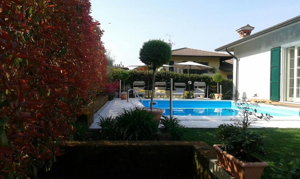 Basen w obiekcie Villa Elisa Relax lub w pobliżu