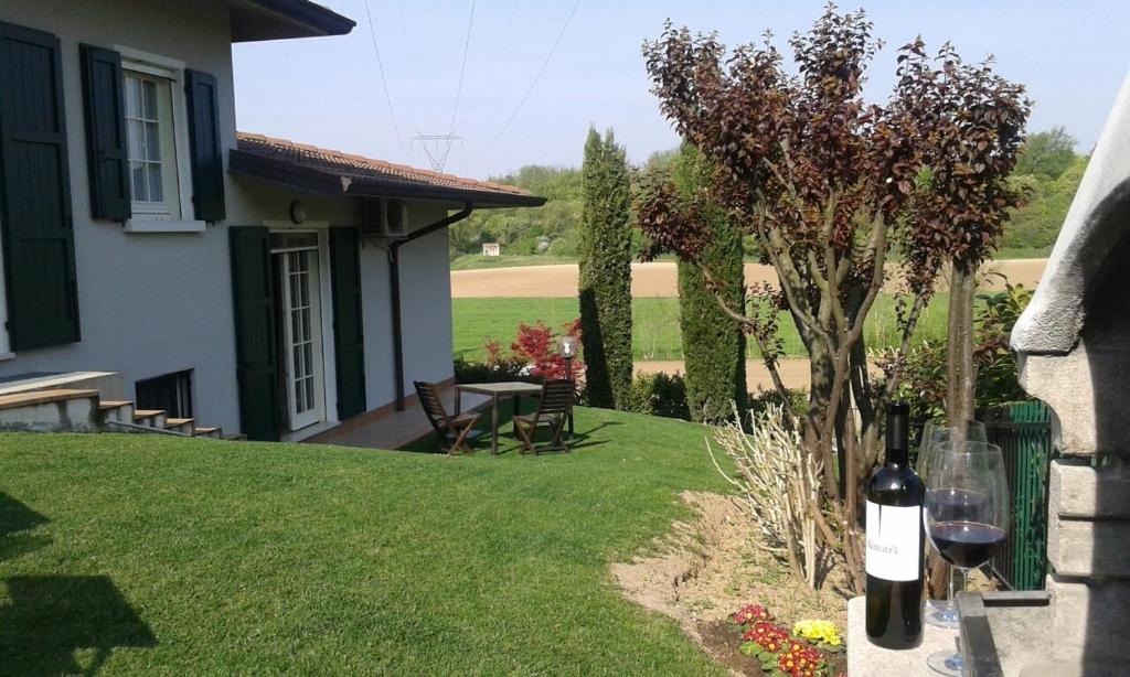 Ogród w obiekcie Villa Elisa Relax