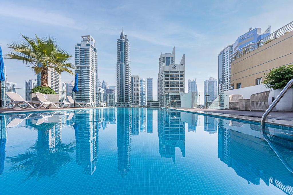 Bazén v ubytování LIV Residence Tower, Dubai Marina nebo v jeho okolí