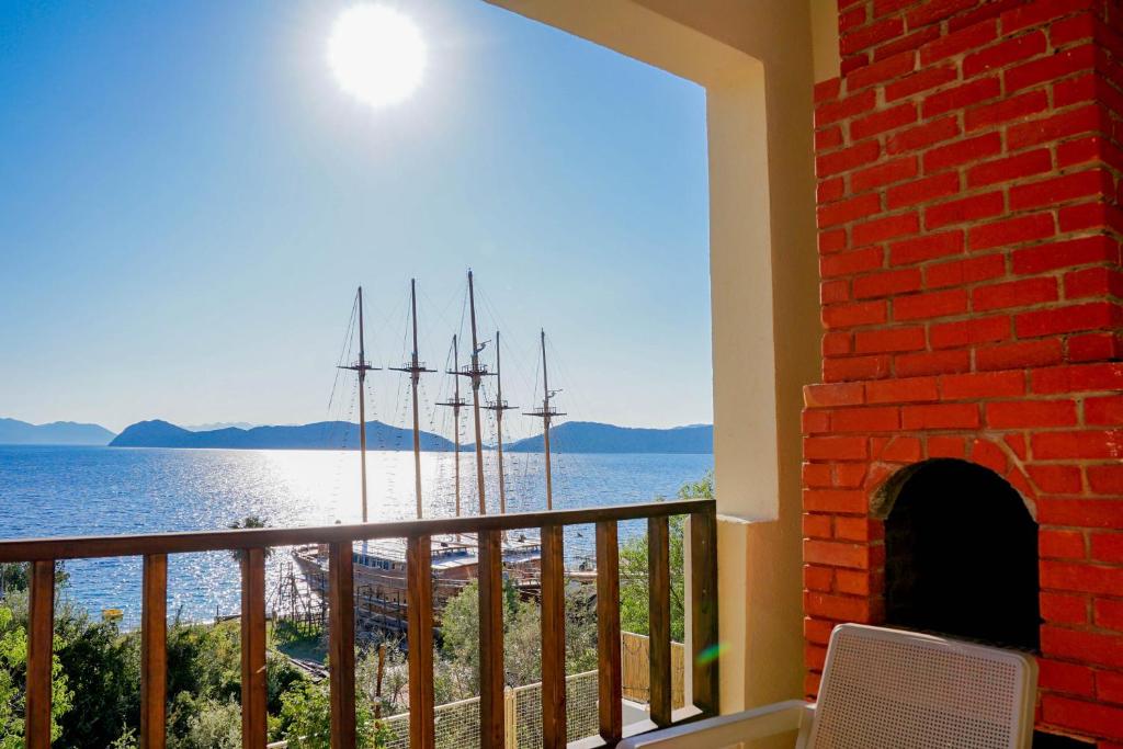 - Balcón con vistas al agua en 7 Oda Söğüt, en Marmaris