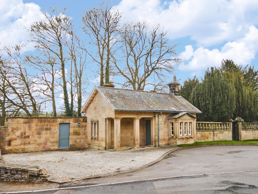 ベイクウェルにあるNorth Lodgeの古石造りの家