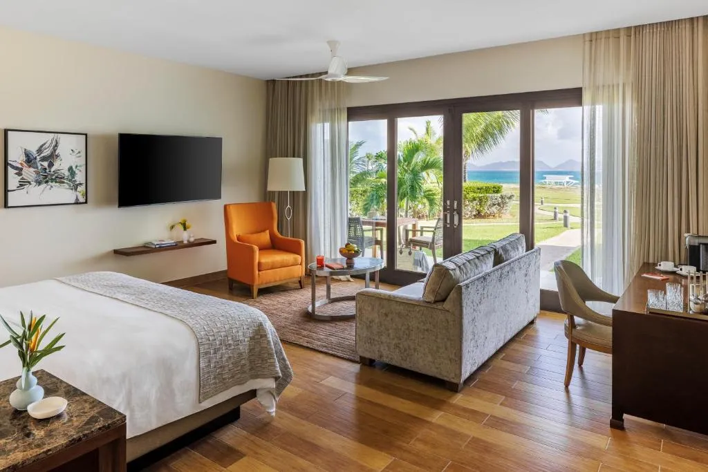 Oceanfront Junior Suite - Merrywing Beach