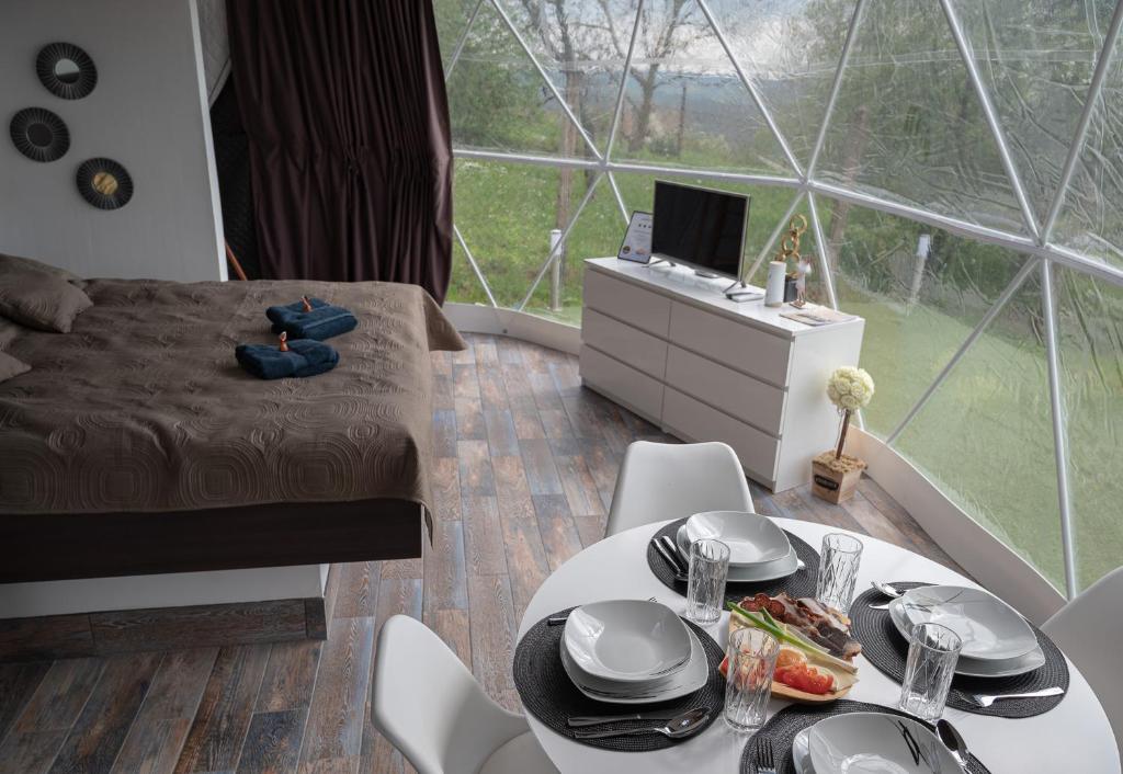 Jídlo v luxury tent nebo okolí