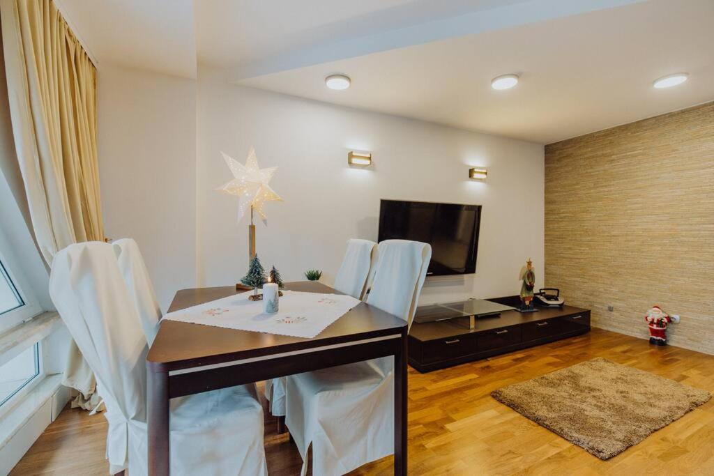 TV a/nebo společenská místnost v ubytování Apartament Bukowa Mountain Wisla