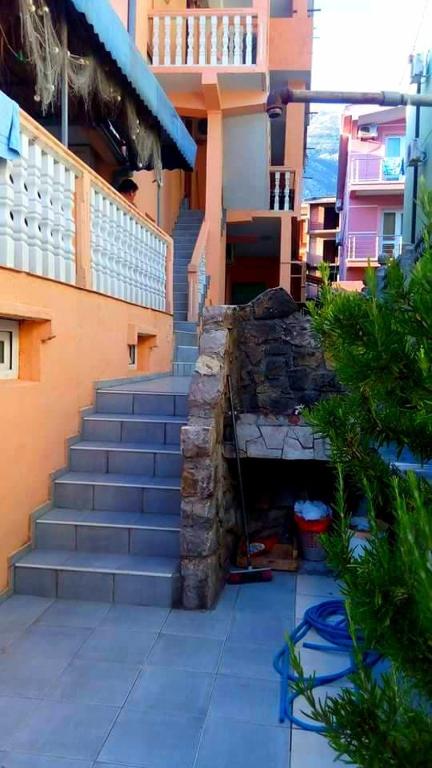Foto da galeria de Apartmani Sutomore em Sutomore