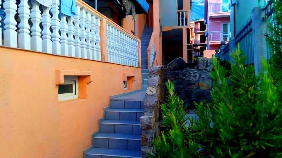 Foto da galeria de Apartmani Sutomore em Sutomore
