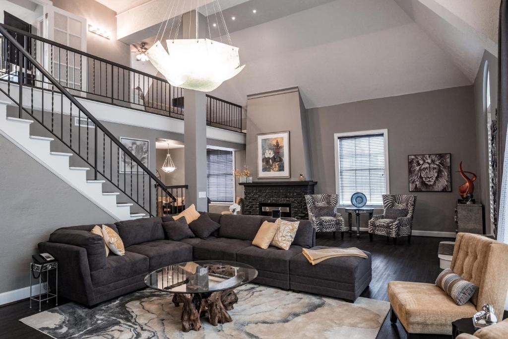 Magnolia Hotel Omaha - 