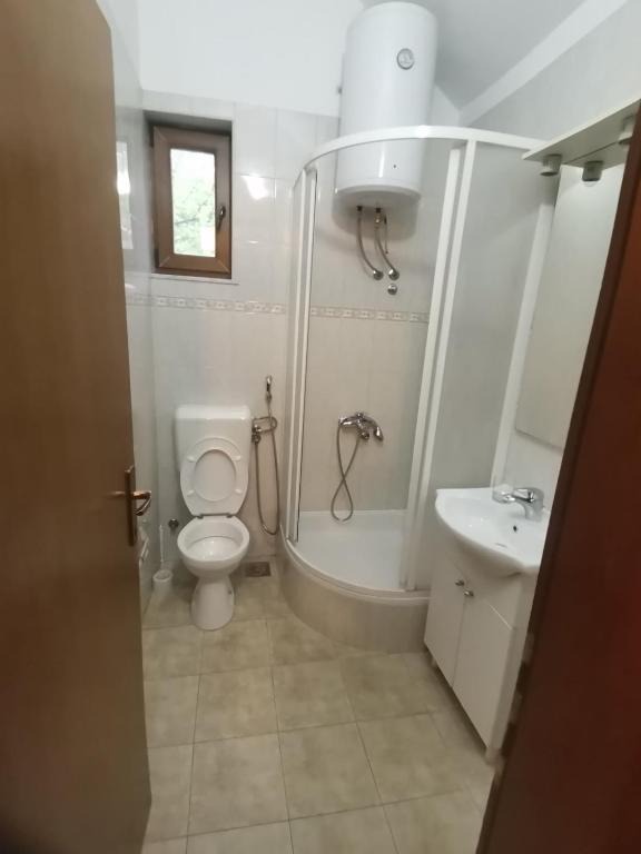 Koupelna v ubytování Apartments Stari most