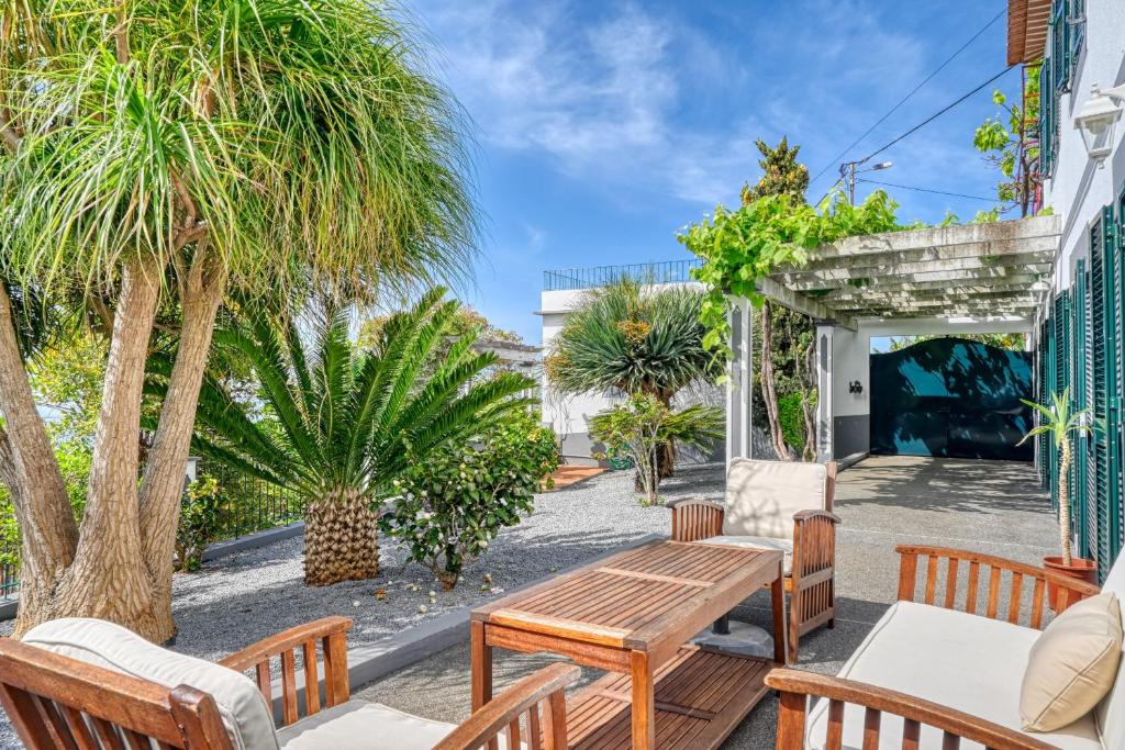Κήπος έξω από το Casa de Ponte, a Home in Madeira