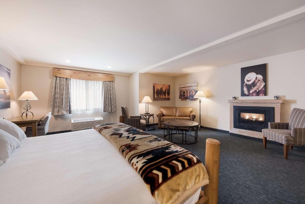 Best Western Plus Kentwood Lodge - Gran Sala De Rey Con Chimenea - No Fumadores