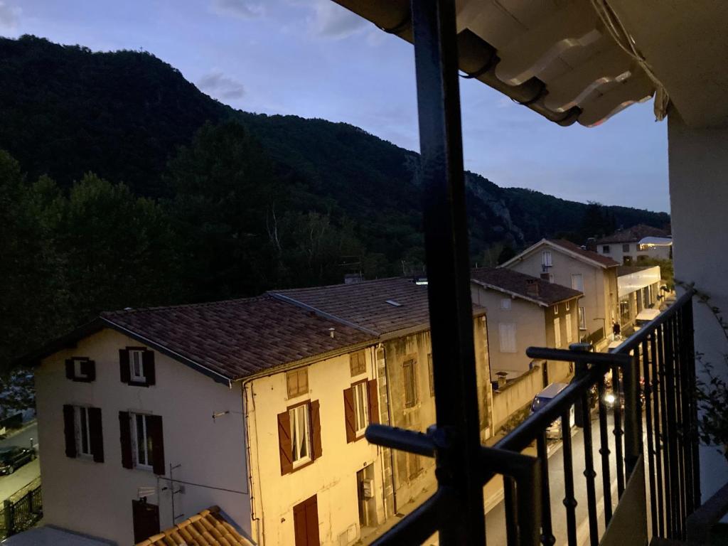 Widok na góry z tego aparthotelu