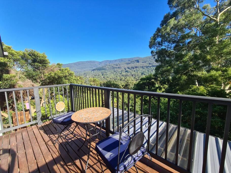'Wahroonga' home among the Gum trees in Warburton, Warburton (updated