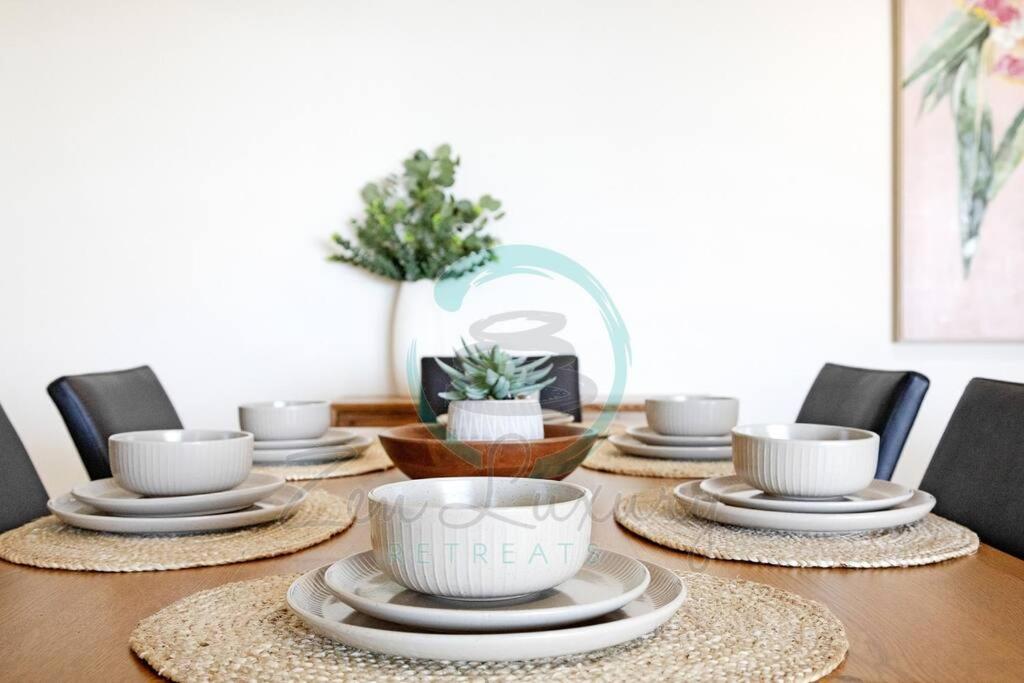 Χώρος καθιστικού στο ZEN Oceania - 2BR Ocean View