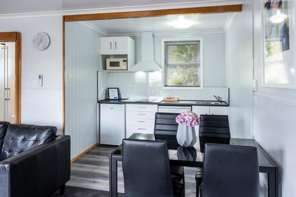 Kuchyň nebo kuchyňský kout v ubytování Dunrovin Motel