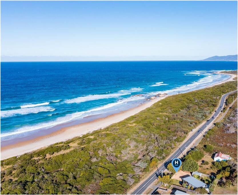 Surfside Shack Beaumaris Entire House, Beaumaris Tasmania (updated prices 2024)