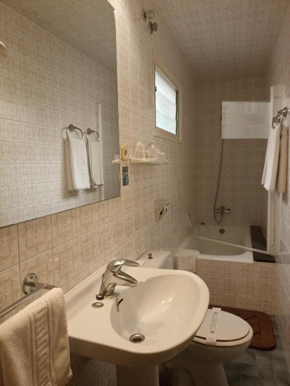 Hotel Lleó - Resim 45