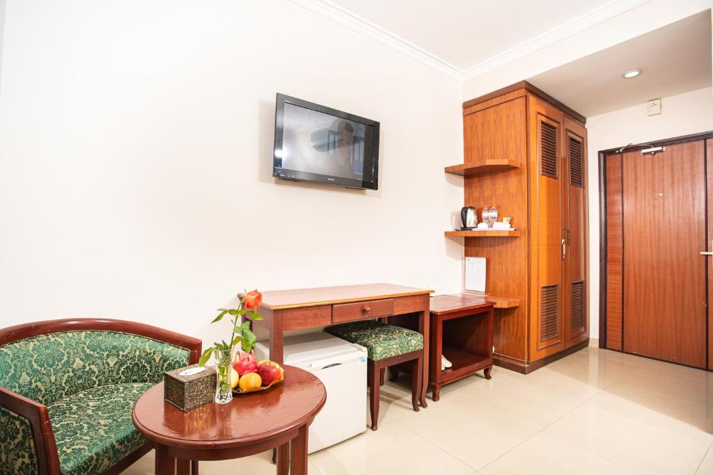 TV a/nebo společenská místnost v ubytování Silver Mounts Hotel