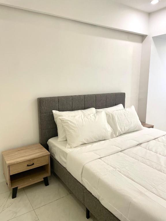 Burgundy Guest Suite