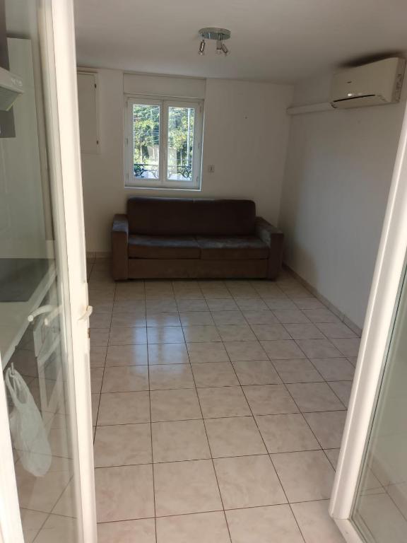 Posedenie v ubytovaní LA VILLA NESSIRAH