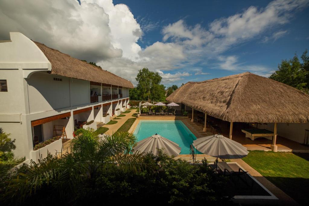 Bazén v ubytování Amihan Resort nebo v jeho okolí