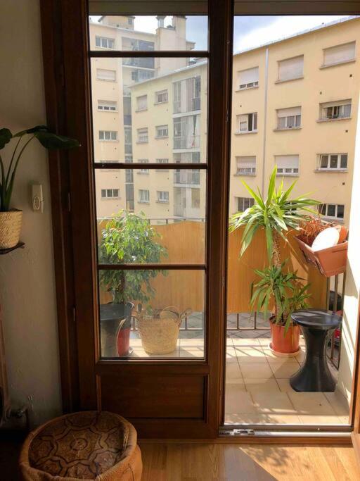 Balkón alebo terasa v ubytovaní Appartement T3 70m2 lumineux proche de la gare