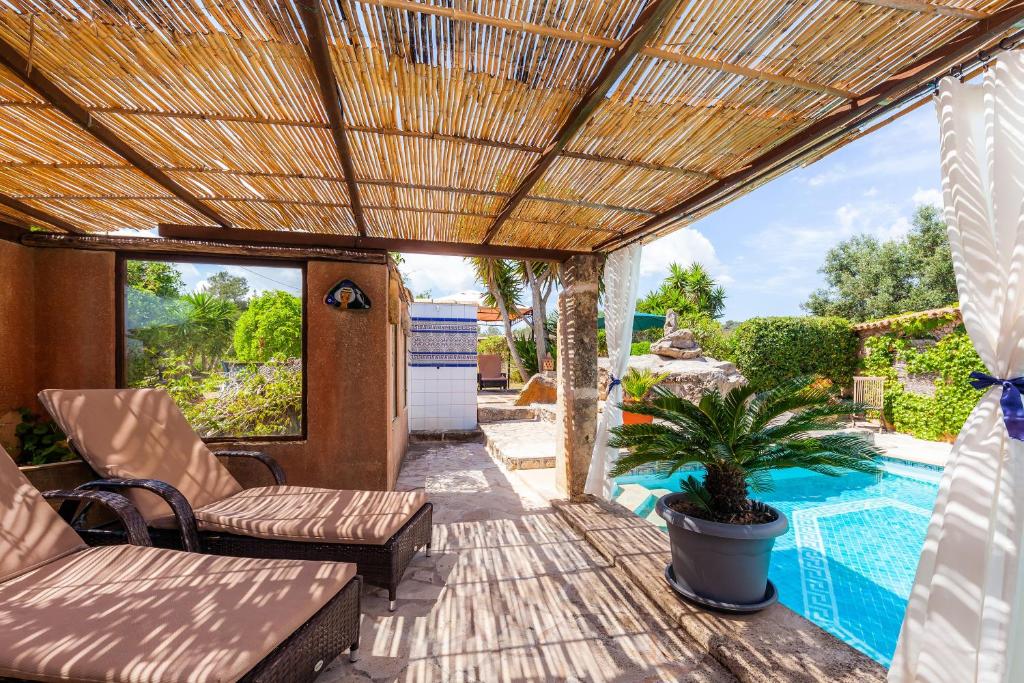 The swimming pool at or close to App mit Dachterrasse Panoramablick