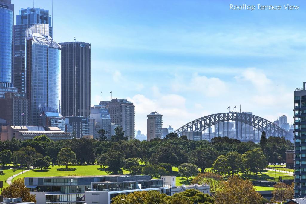 Nespecifikovaný výhled na destinaci Sydney nebo výhled na město při pohledu z hostelu
