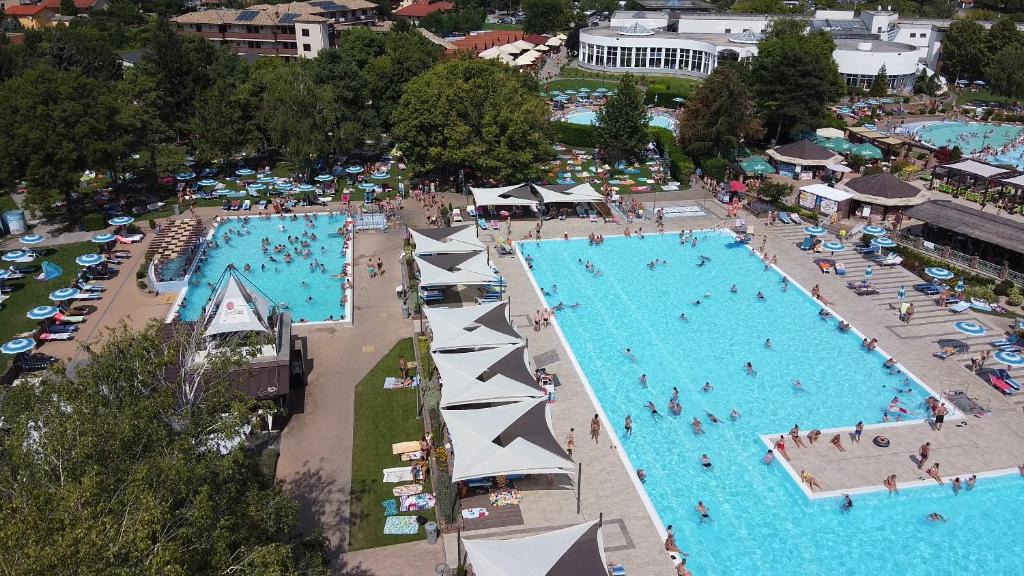 Bazén v ubytování Rivapark nebo v jeho okolí